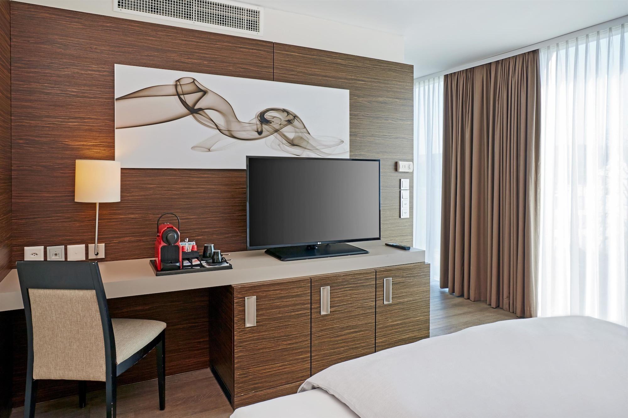 H4 Hotel Solothurn Bagian luar foto