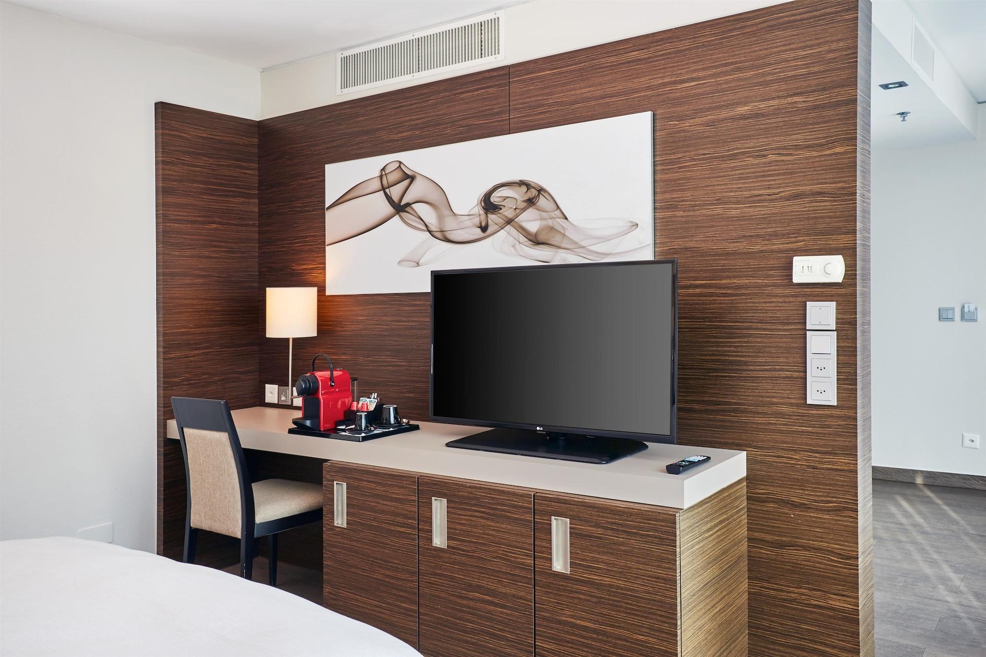 H4 Hotel Solothurn Bagian luar foto